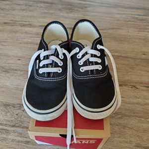 Vans Authetic, Core Shoes in Toddler size 9